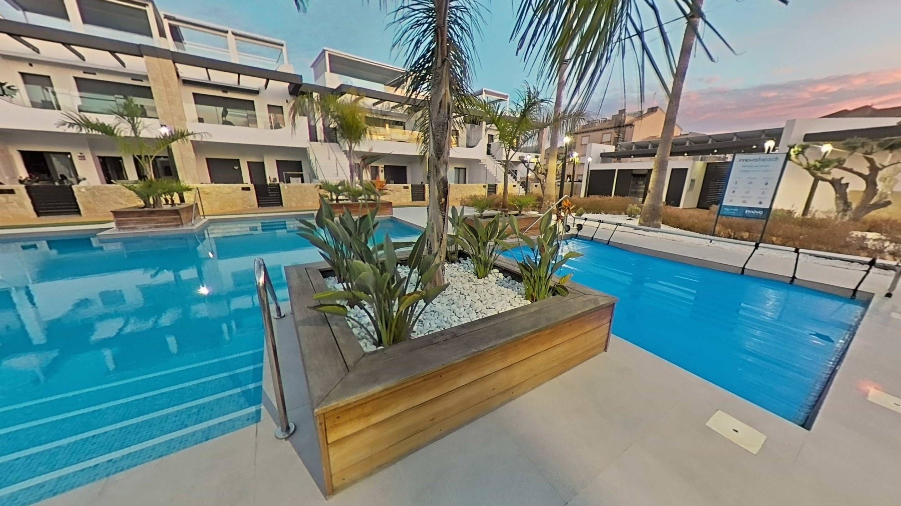 Swimming pool of Attic to rent in Orihuela