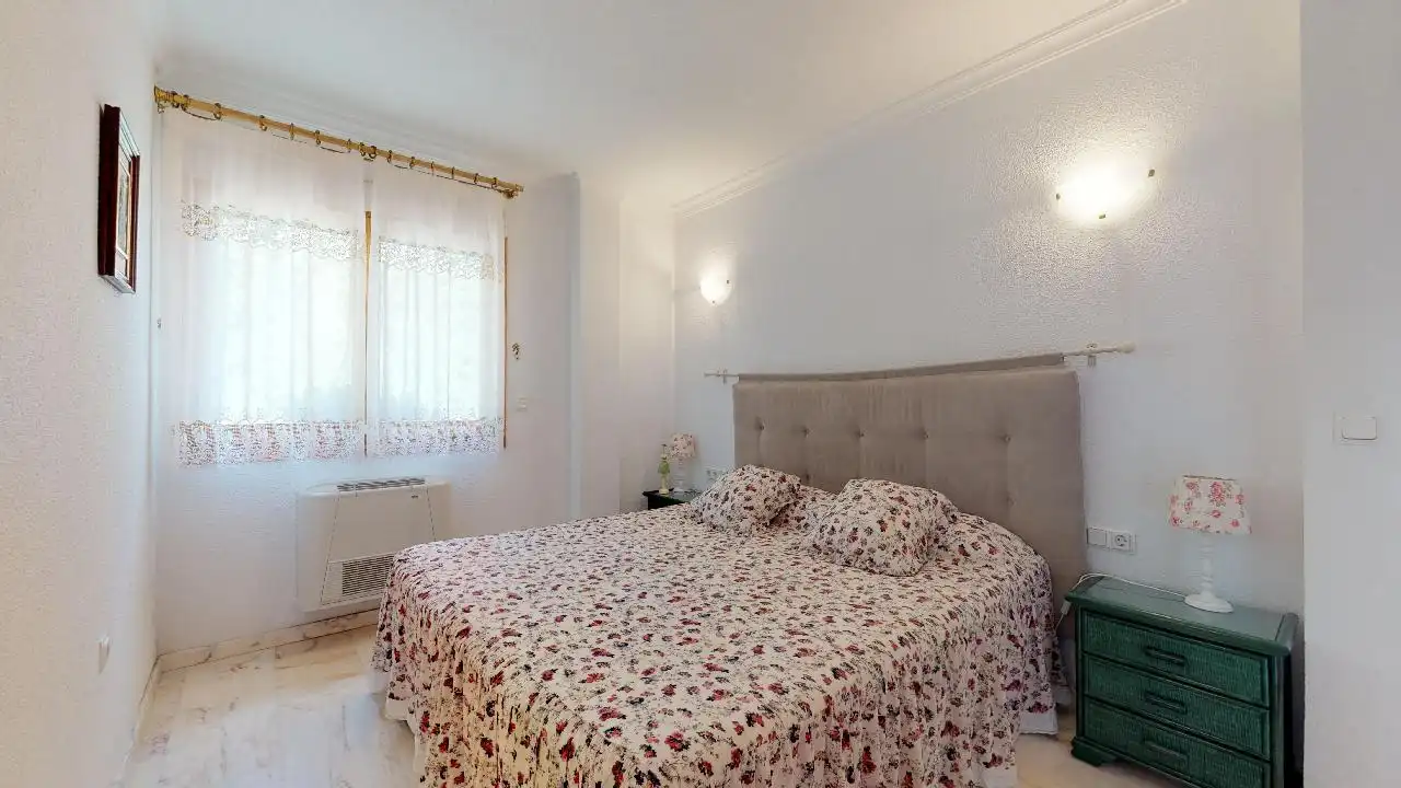 Bedroom of Houses for sale in Calpe / Calp