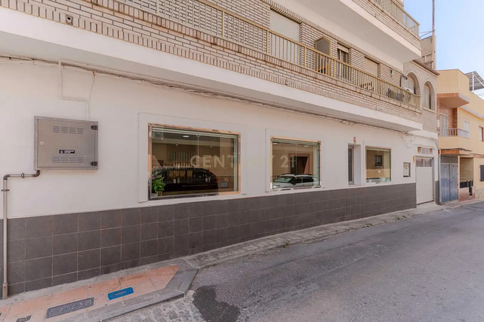 Vista exterior de Edifici en venda en Motril
