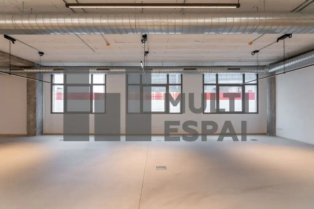 Office space with lift to rent in Passeig de la Zona Franca