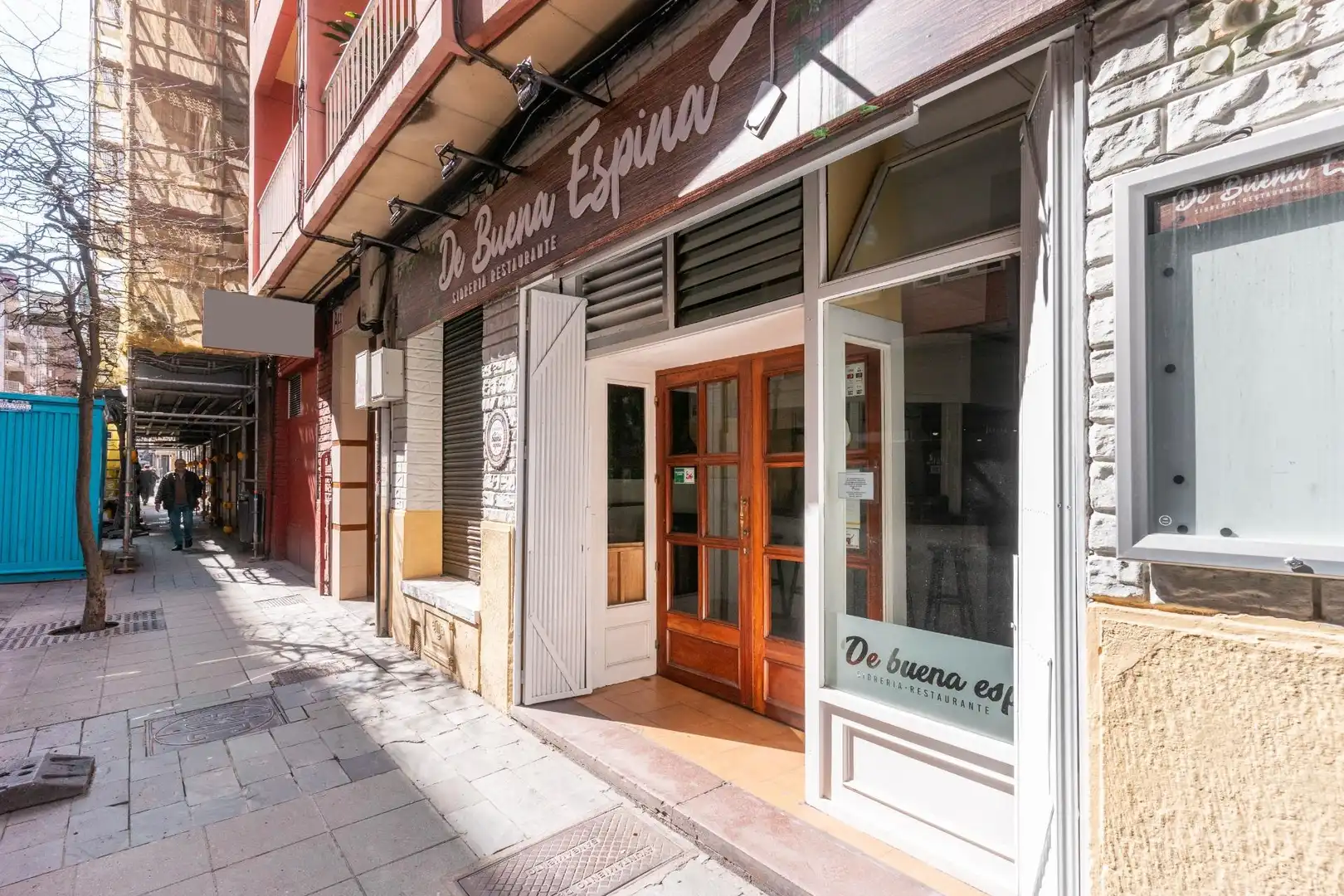 Vista exterior de Local en venta en Gijón  con Amueblado