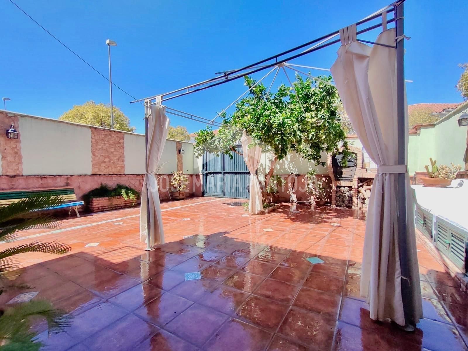 Terrassa de Casa adosada en venda en Jerez de la Frontera amb Aire condicionat, Jardí privat i Terrassa