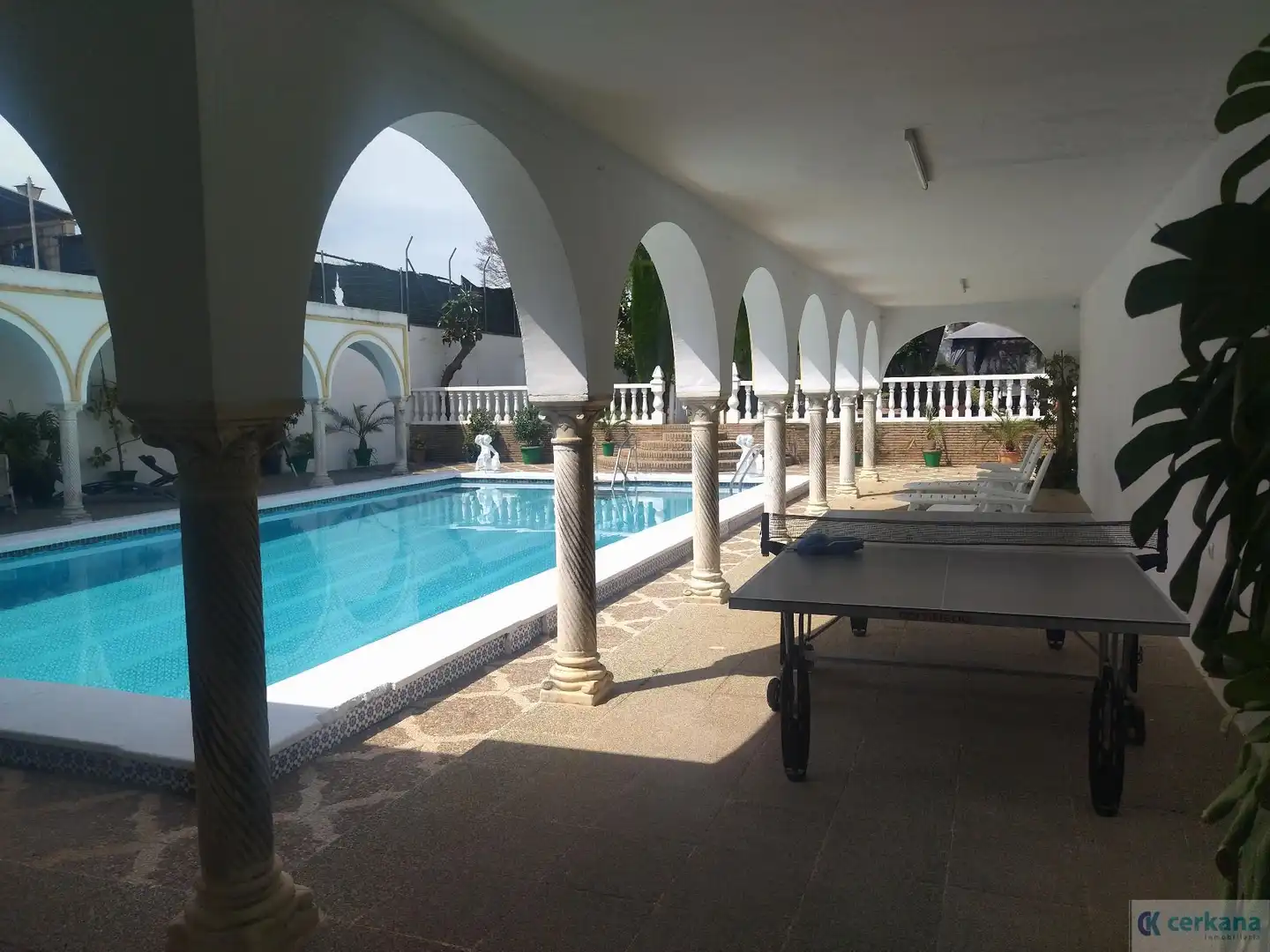 Chalet con piscina en venta en PALOMA 37
