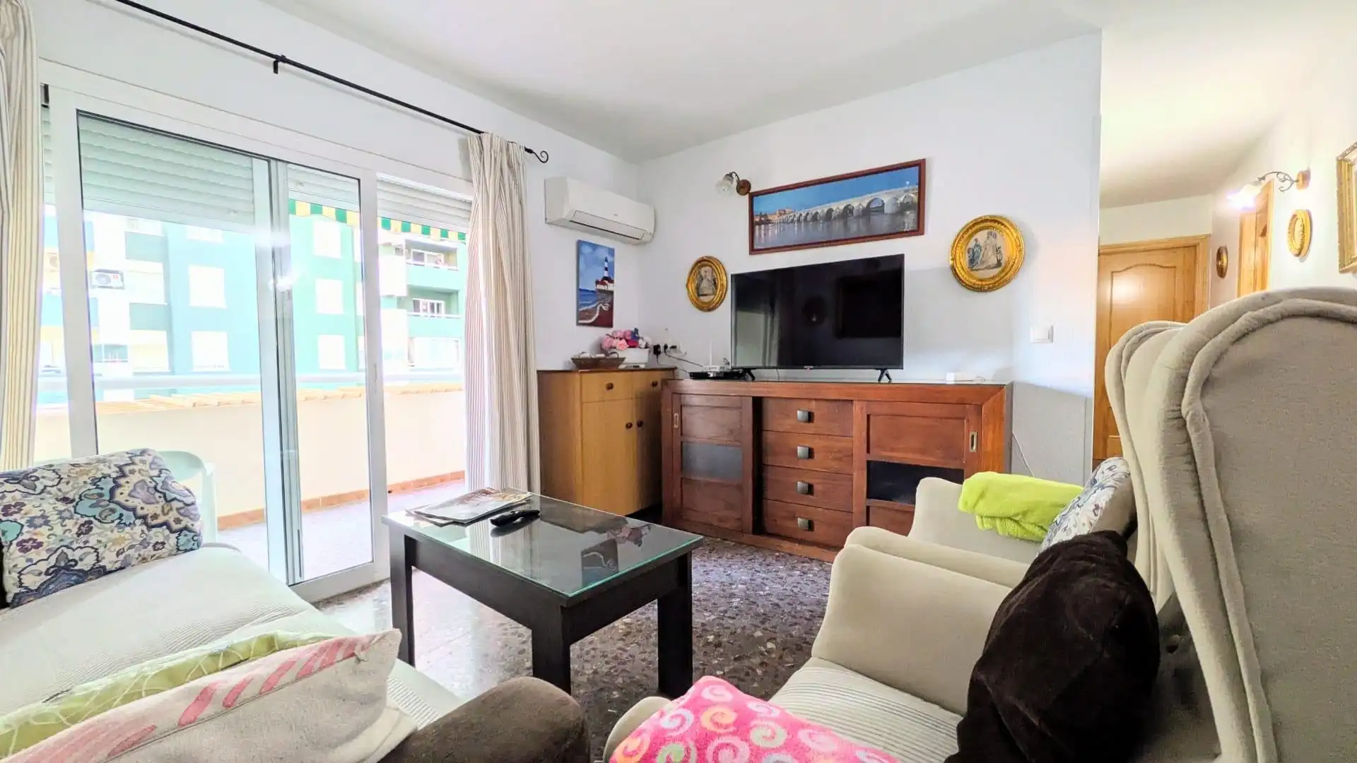 Sala de estar de Apartamento de alquiler en Fuengirola con Aire acondicionado, Calefacción y Terraza