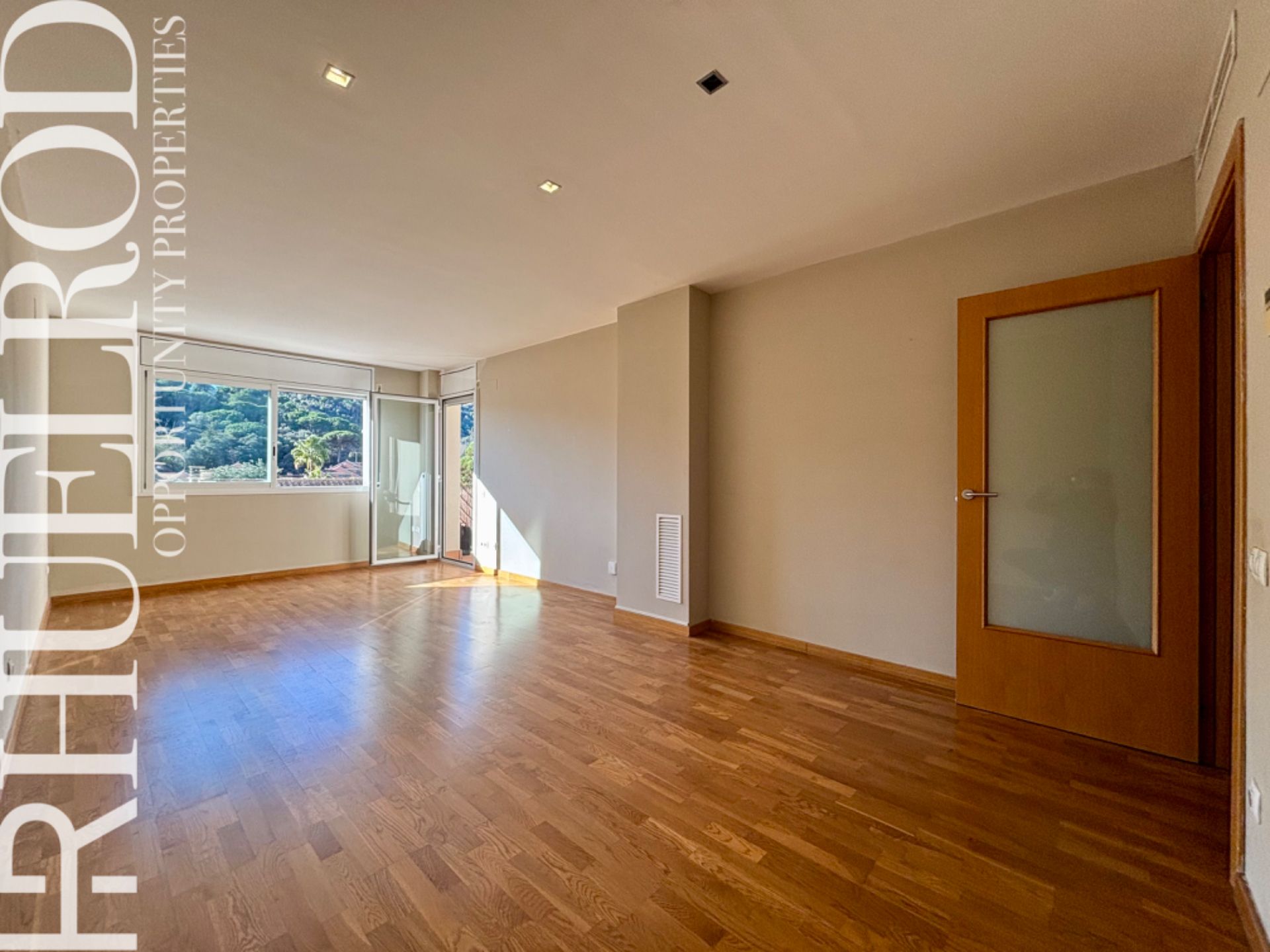 Living room of Flat for sale in Sant Andreu de Llavaneres  with Air Conditioner, Heating and Private garden