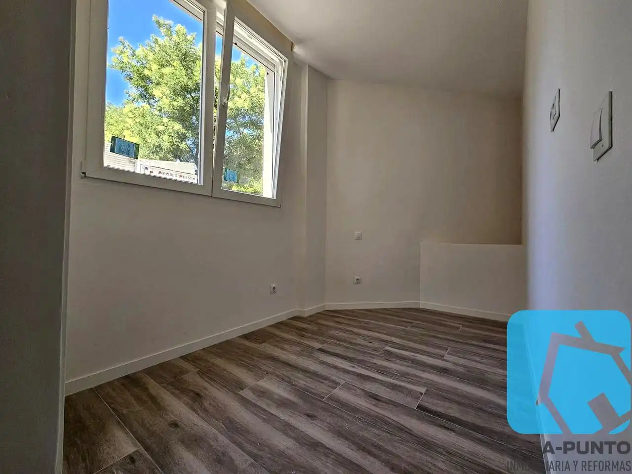 Habitación de Planta baja en venta en Madrid