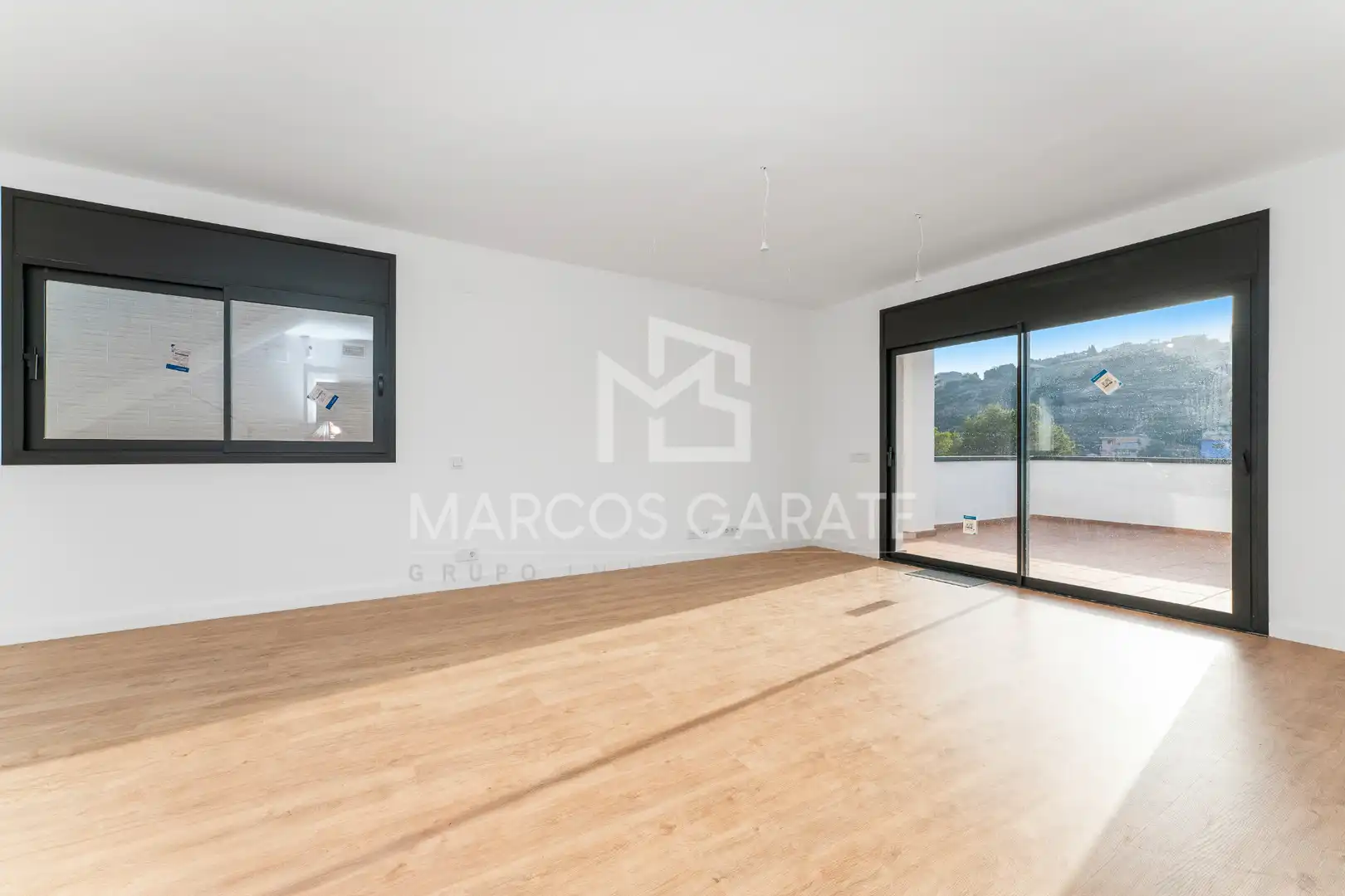 Casa con terraza en venta en Avinguda Marca Hispànica, imagen 17