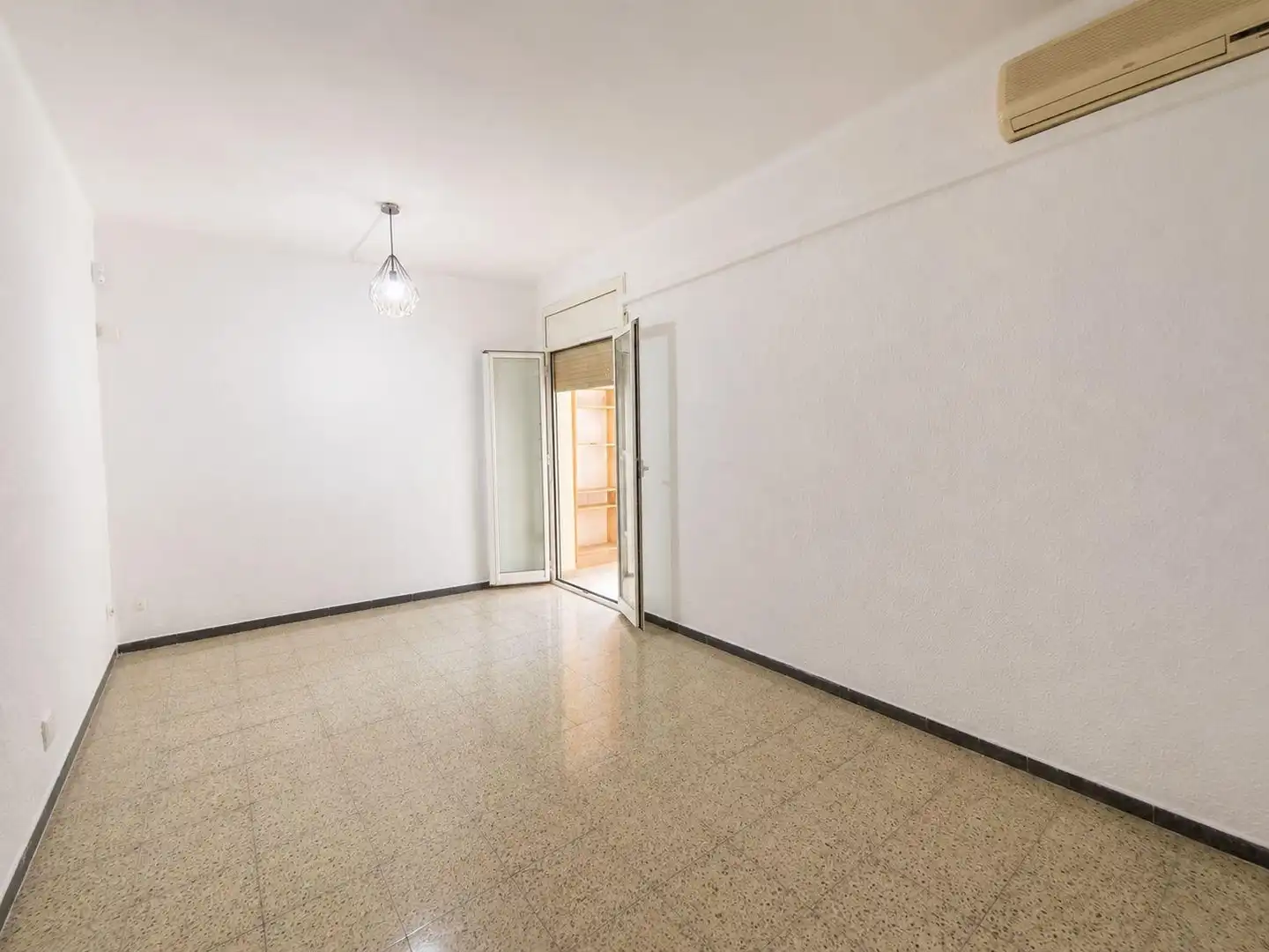 Living room of Flat for sale in Sant Boi de Llobregat  with Terrace