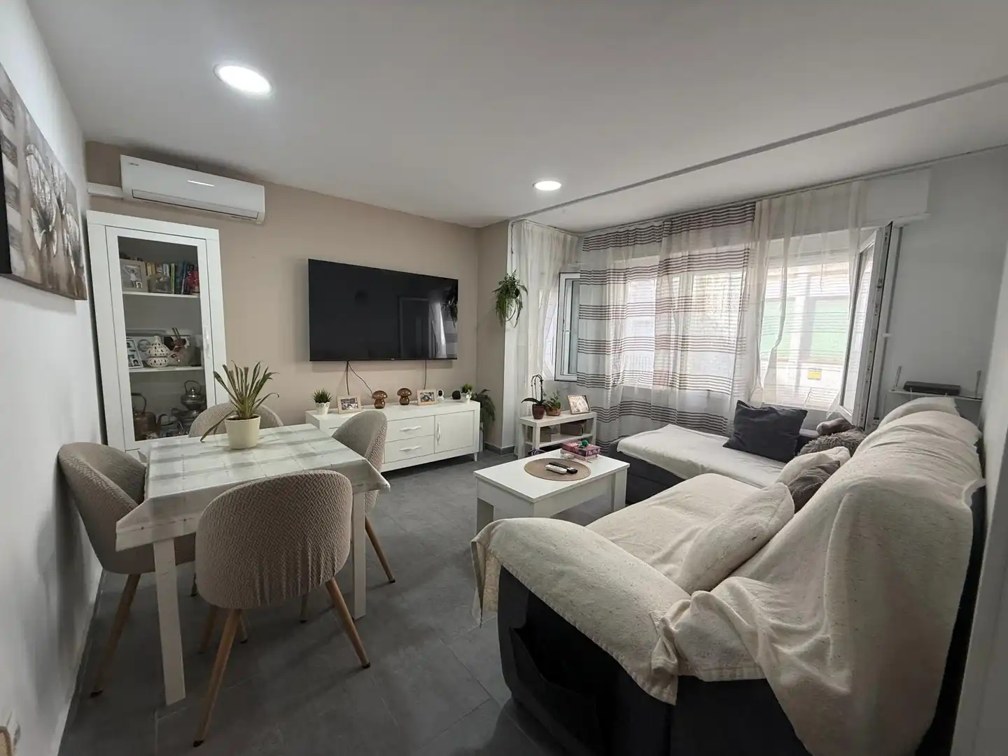 Living room of Apartments for sale in Roses  with Air Conditioner