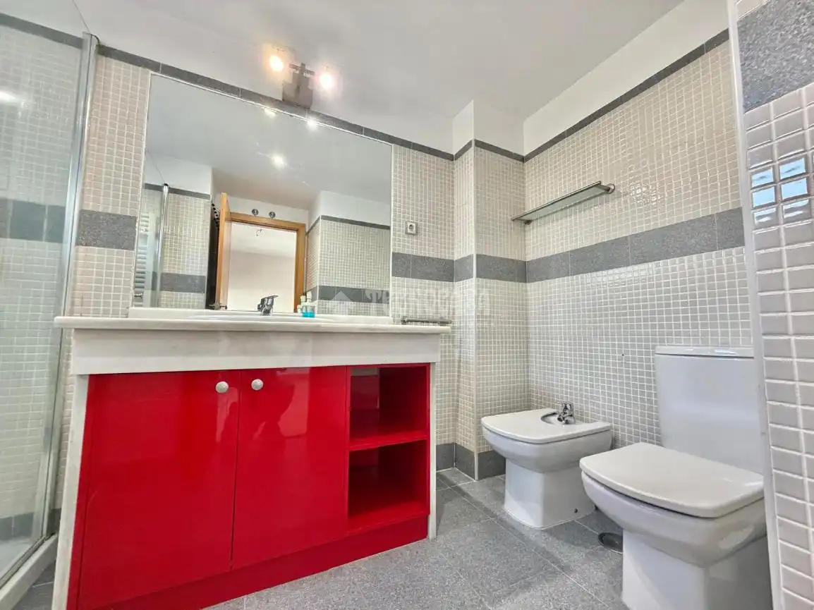 Baño de Casa adosada en venta en Valdemoro con Aire acondicionado, Jardín privado y Terraza
