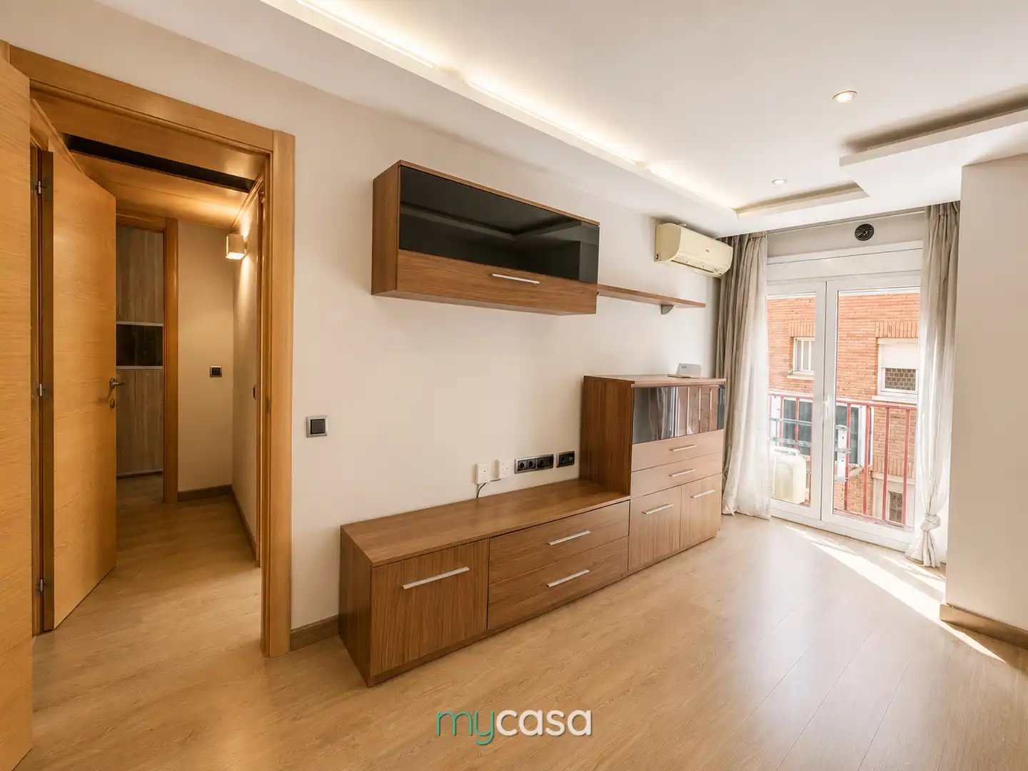 Living room of Flat for sale in Badalona  with Air Conditioner, Heating and Parquet flooring