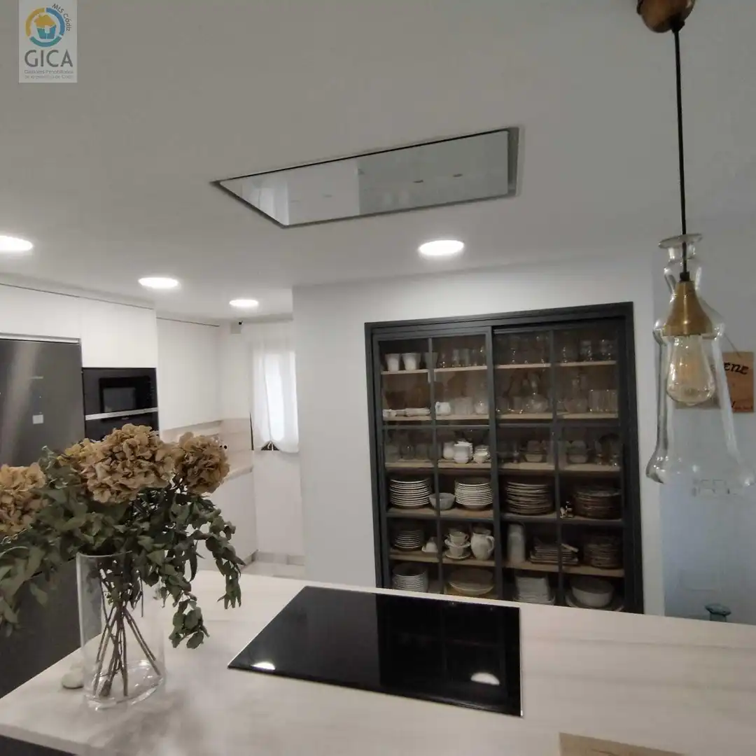 Kitchen of Flat for sale in Algeciras  with Storage room