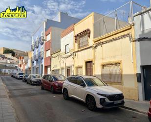 Vista exterior de Casa o xalet en venda en  Almería Capital amb Terrassa