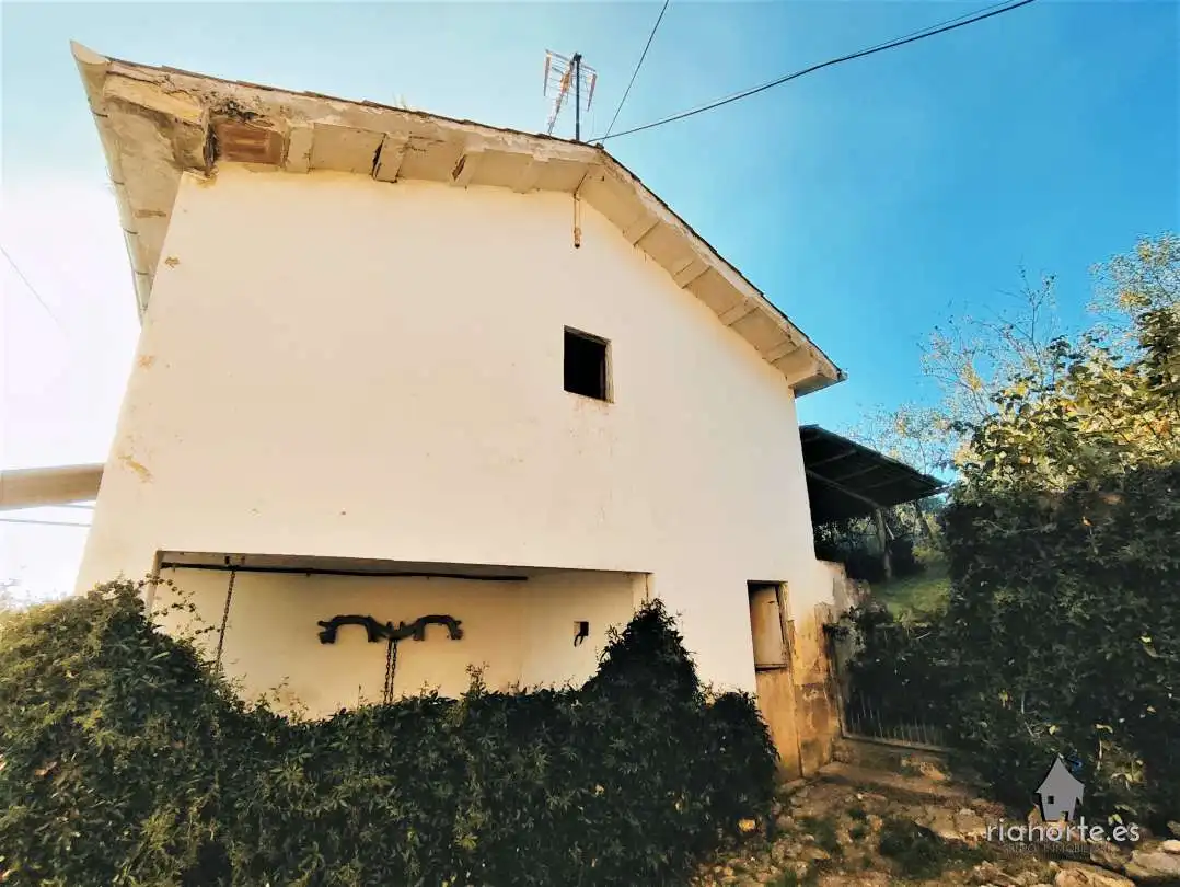Vista exterior de Casa o xalet en venda en Las Regueras   amb Traster