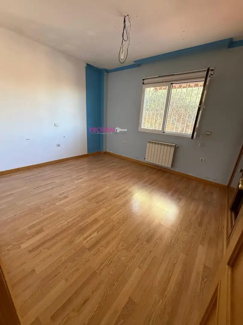 Habitación de Casa o chalet en venta en Torres de la Alameda con Aire acondicionado, Calefacción y Terraza
