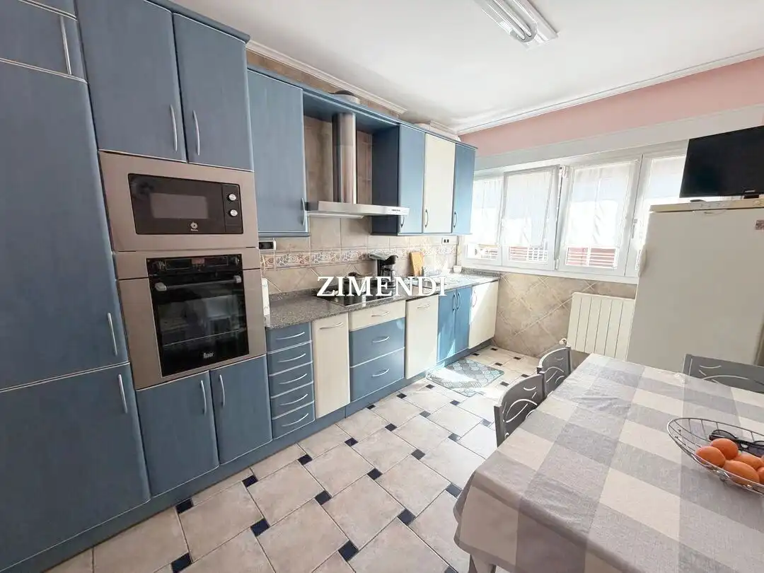 Cocina de Piso en venta en Berriz con Calefacción, Trastero y Amueblado