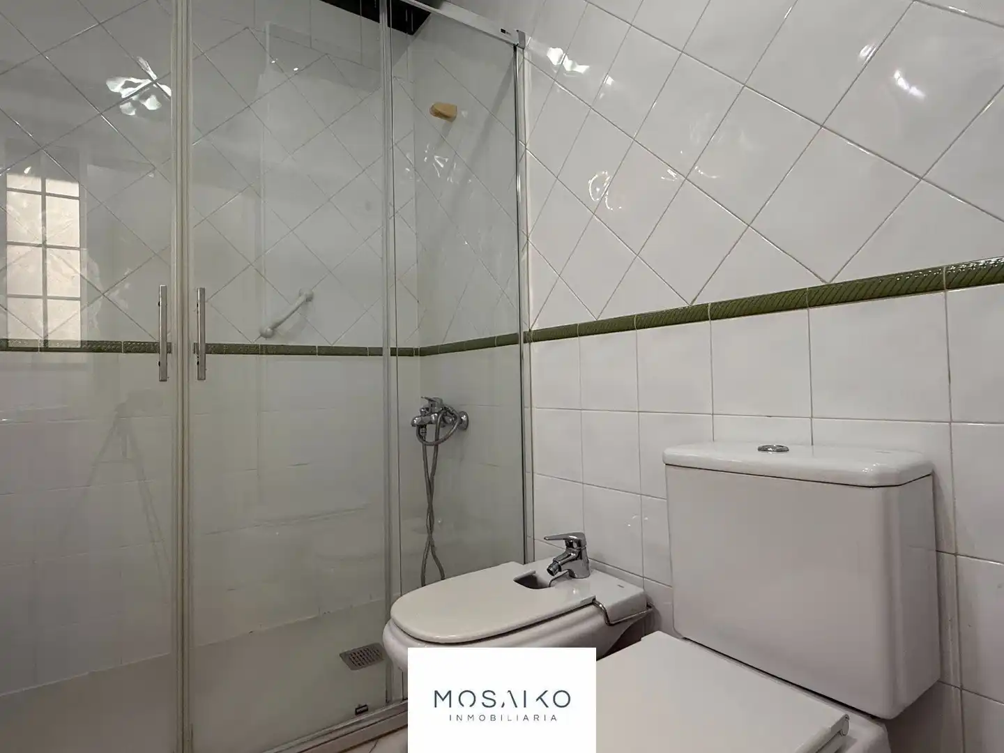 Baño de Piso en venta en Córdoba con Aire acondicionado, Calefacción y Trastero