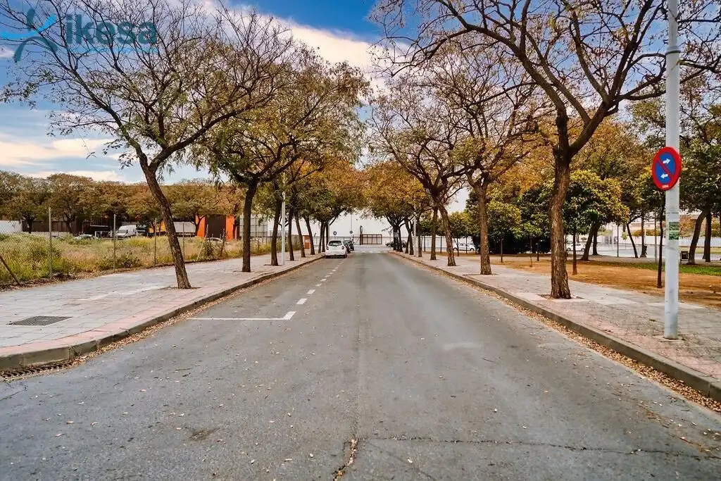 Residencial en venta en Nuevo Parque - Los Rosales - Tráfico Pesado