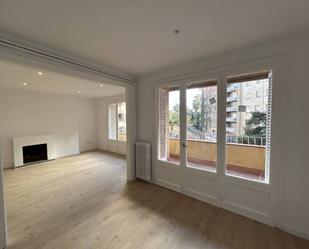 Sala d'estar de Pis de lloguer en  Barcelona Capital amb Aire condicionat, Calefacció i Parquet