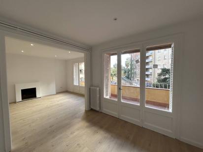 Living room of Flat to rent in  Barcelona Capital  with Air Conditioner, Heating and Parquet flooring