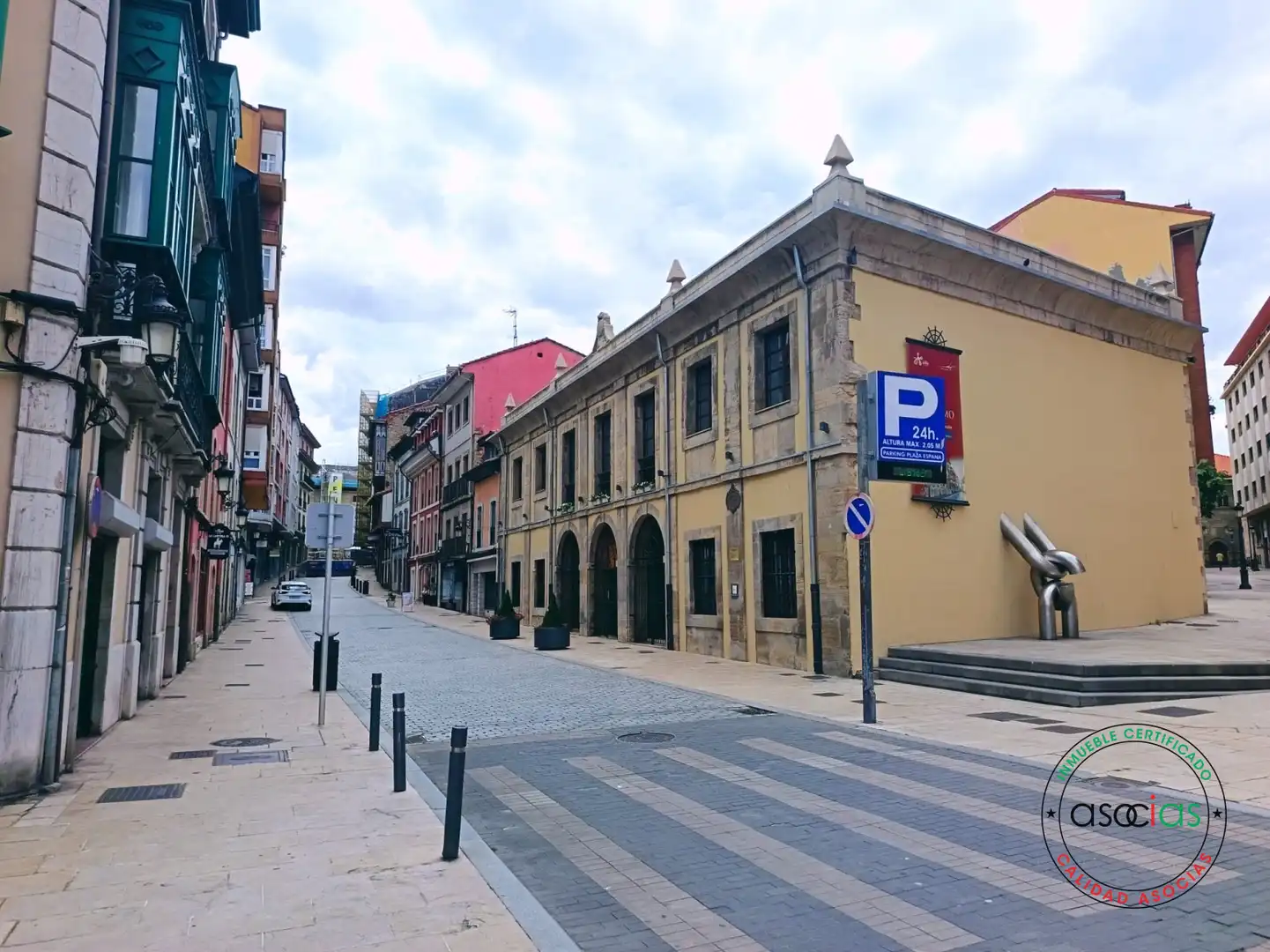Vista exterior de Pis en venda en Avilés amb Calefacció i Parquet