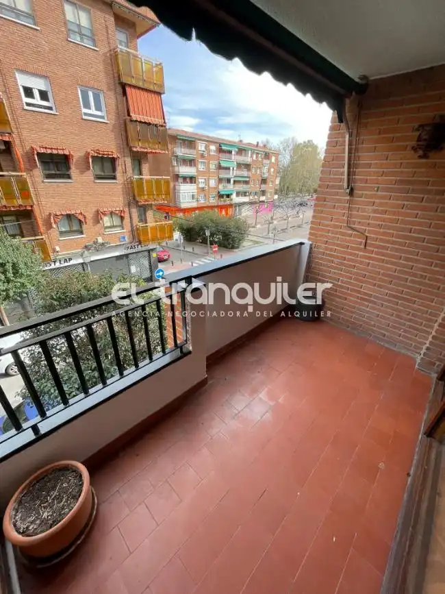 Exterior view of Flat for rent in Leganés  with Parquet flooring, Terrace and Furnished