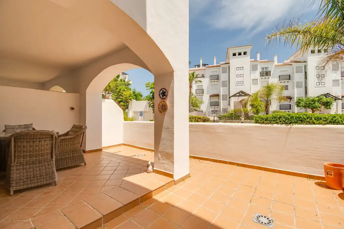 Rez-de-chaussée avec piscine à vendre à San Luis de Sabinillas, imagen 2