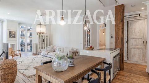 Foto 4 de Piso en venta en Larramendi Kalea, Área Romántica, Donostia - San Sebastián