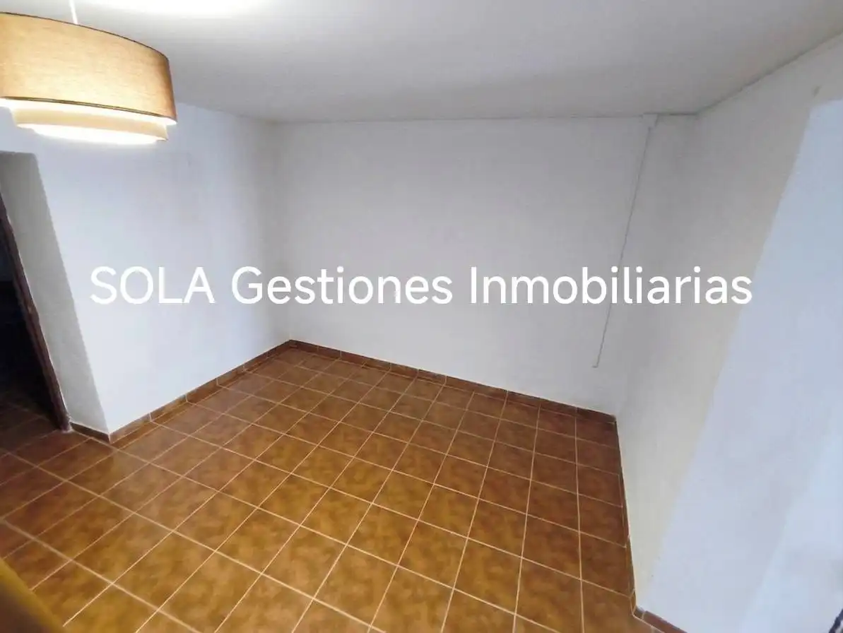Houses for sale in Torreperogil  with Terrace, Storage room and Furnished