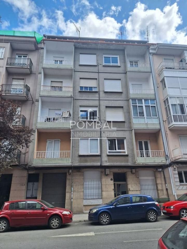 Vista exterior de Pis en venda en Ourense Capital  amb Calefacció