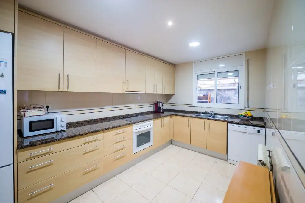 Cocina de Casa o chalet en venta en Castell d'Aro, Platja d'Aro i s'Agaró con Calefacción, Jardín privado y Piscina