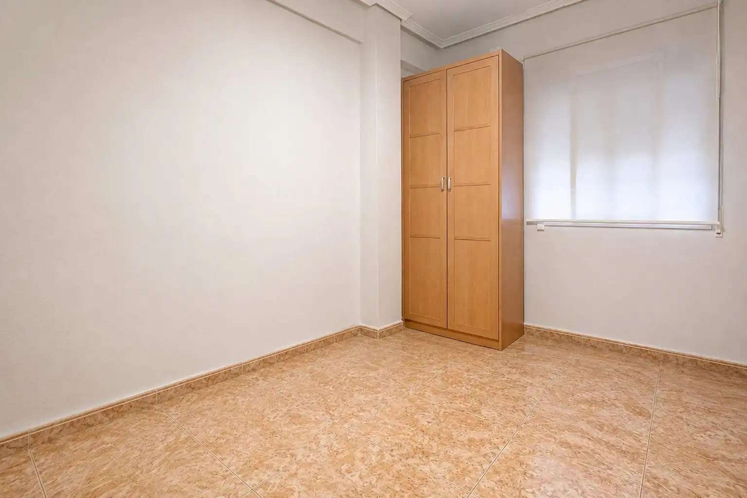 Schlafzimmer von Dachboden zum Verkauf in Massamagrell mit Klimaanlage, Terrasse und Abstellraum