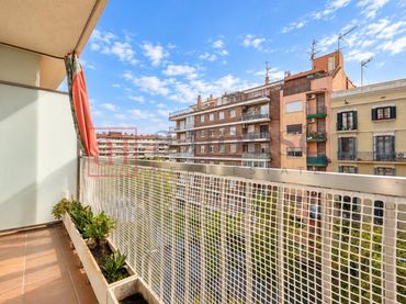 Pis amb balcó en venda a Carrer del Comte d'Urgell