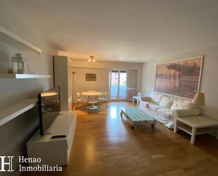 Sala d'estar de Apartament de lloguer en Bilbao  amb Balcó