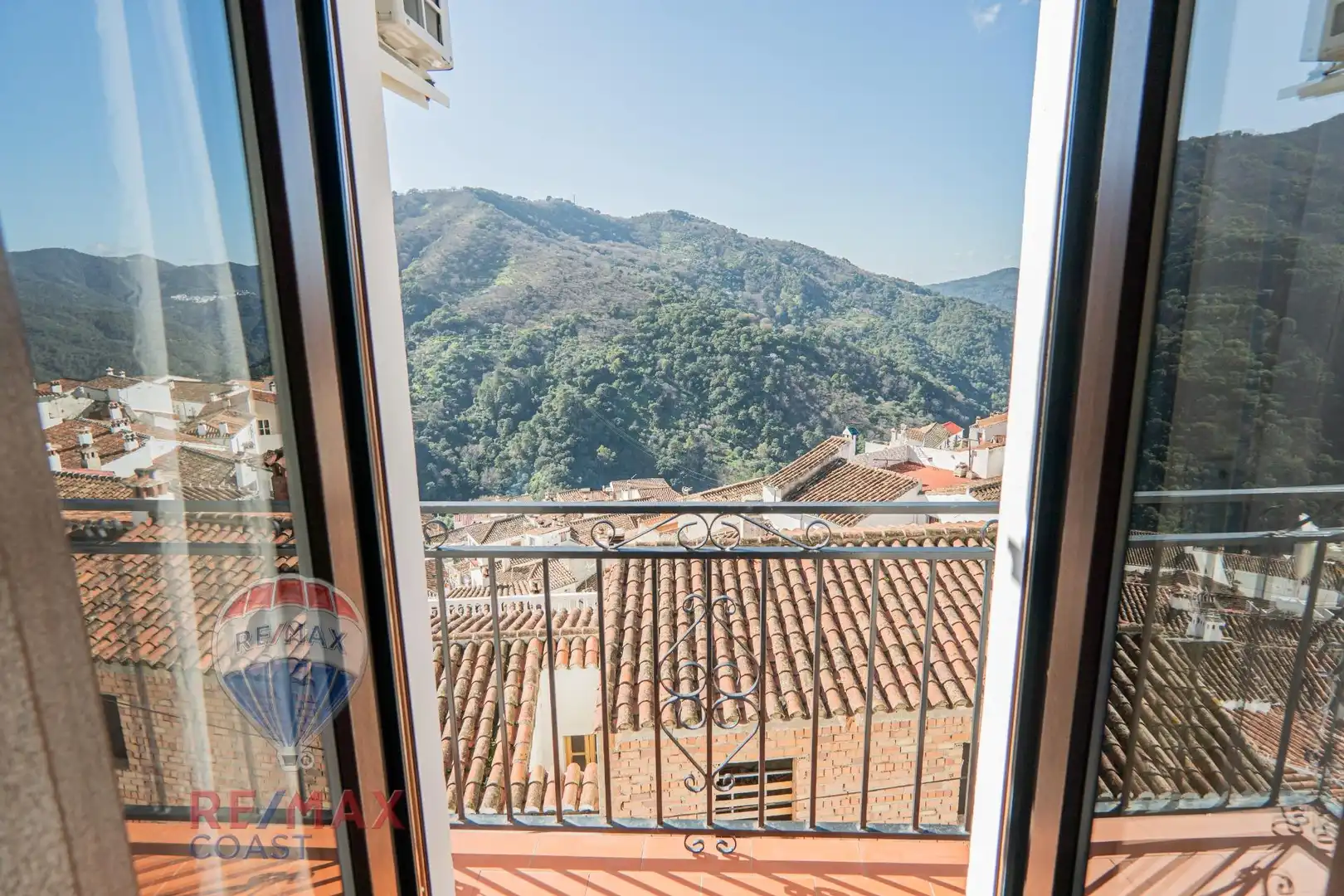 Vista exterior de Finca rústica en venda en Jubrique amb Aire condicionat, Calefacció i Terrassa
