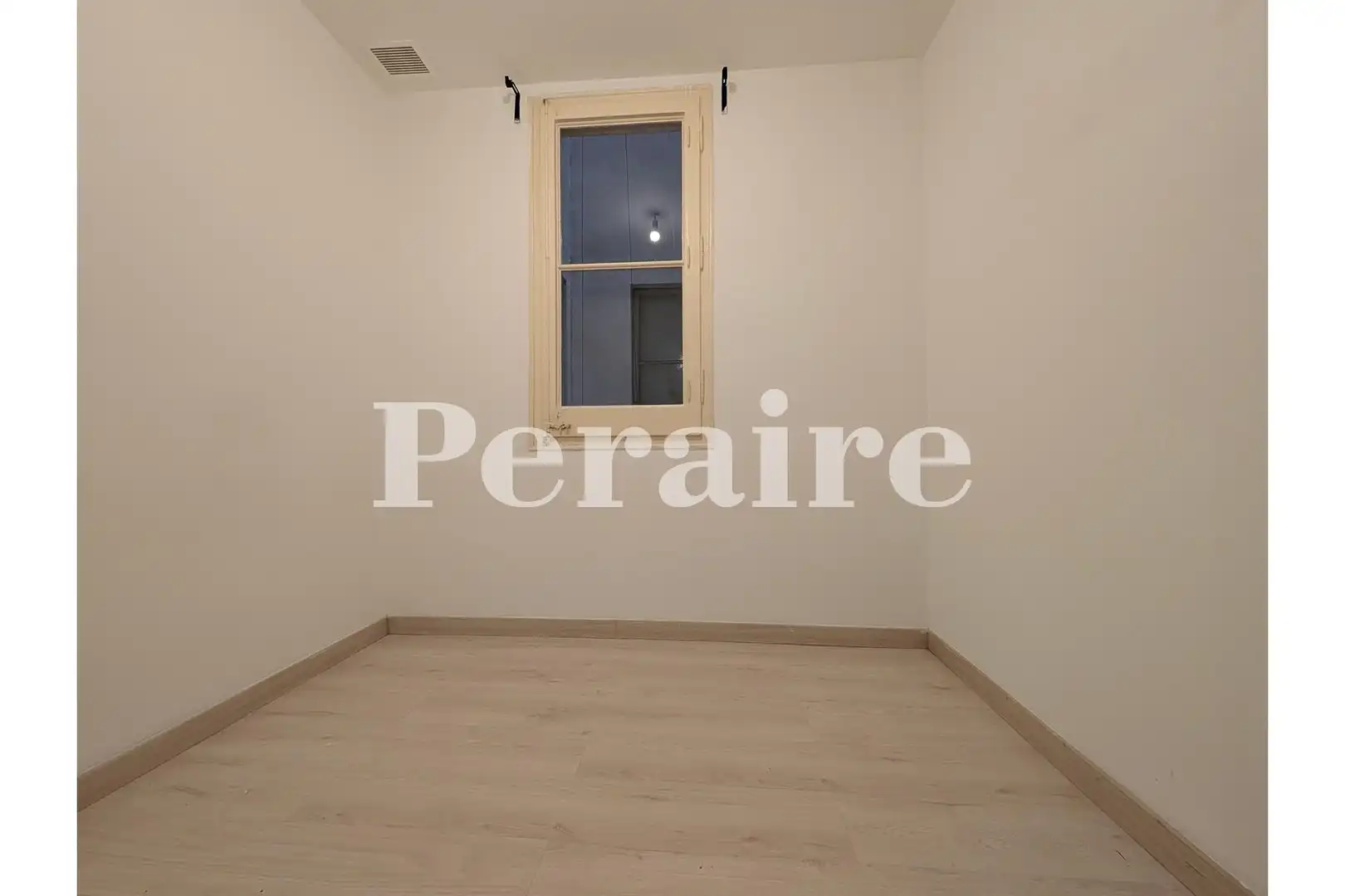 Flat with terrace to rent in Calle Rocafort 80, imagen 5