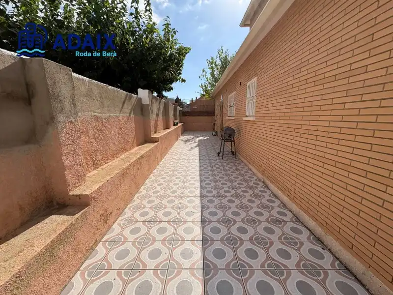 Exterior view of Houses for sale in Roda de Berà  with Air Conditioner, Heating and Terrace
