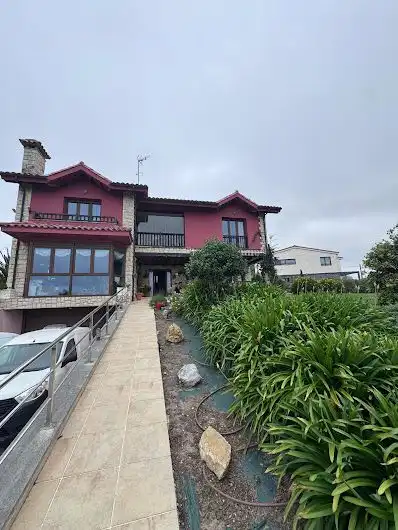 Vista exterior de Casa o chalet en venta en Gijón  con Calefacción, Terraza y Trastero