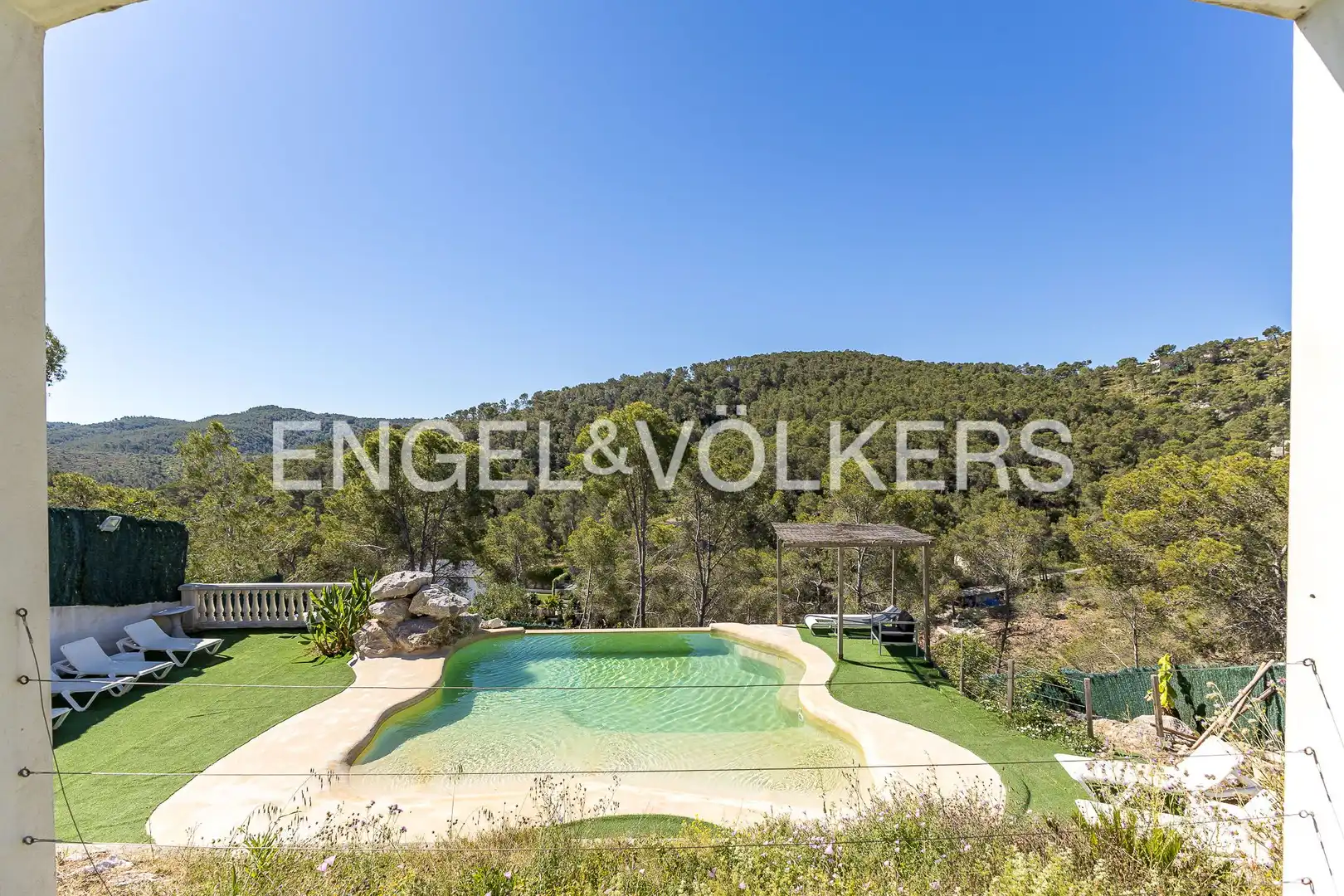 Vista exterior de Casa o xalet en venda en Sant Pere de Ribes amb Aire condicionat, Calefacció i Jardí privat