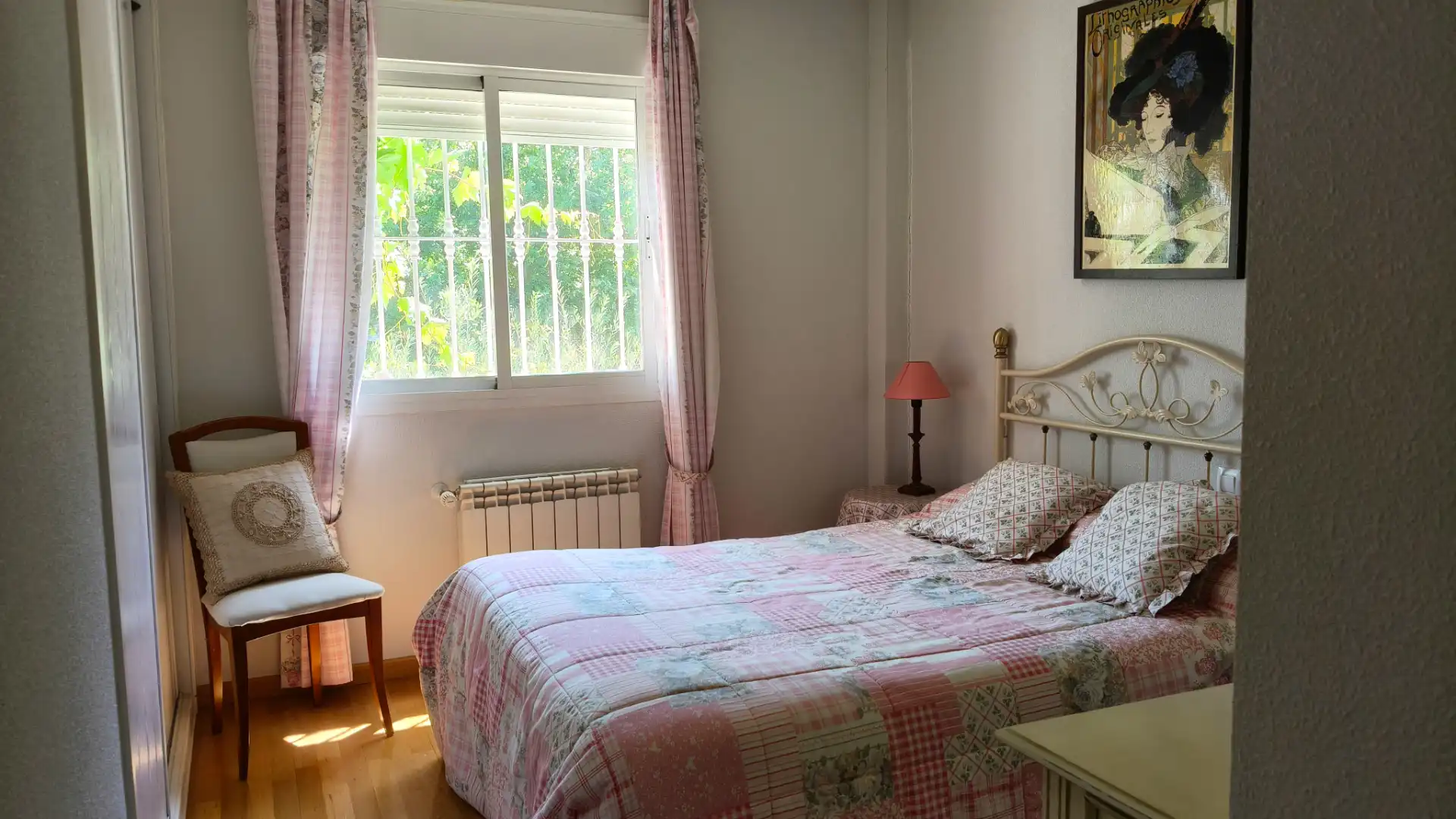 Habitación de Casa adosada en venta en Rivas-Vaciamadrid con Aire acondicionado, Calefacción y Jardín privado