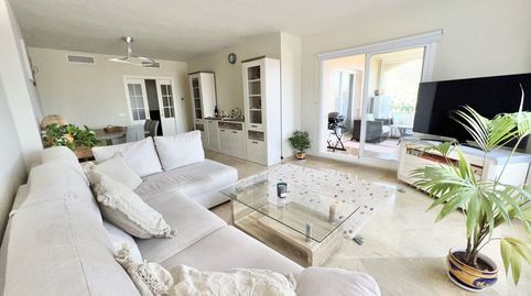 Apartamento Elegante en Venta en Calahonda, imatge 2