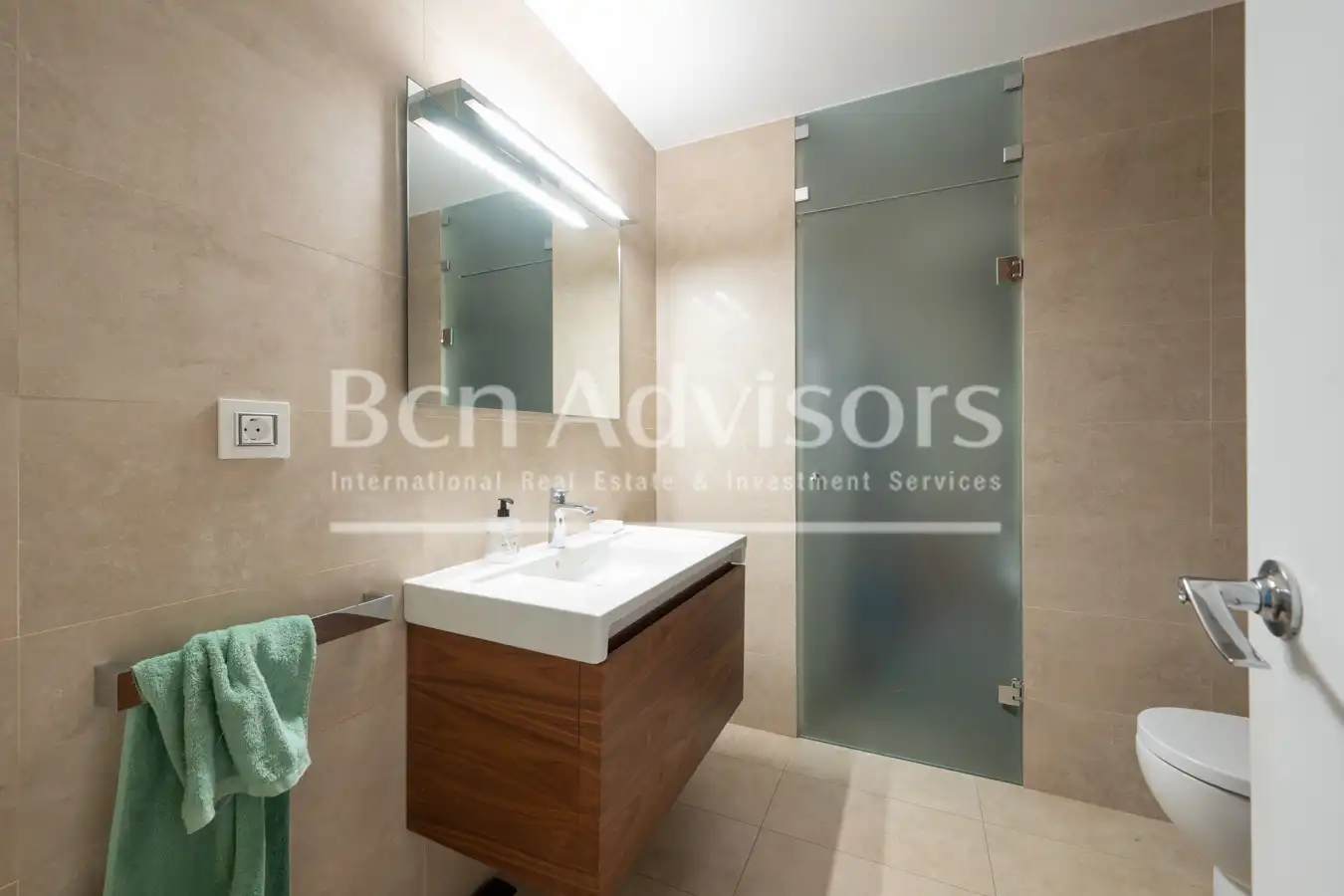 Baño de Piso en venta en Barcelona con Aire acondicionado, Calefacción y Jardín privado