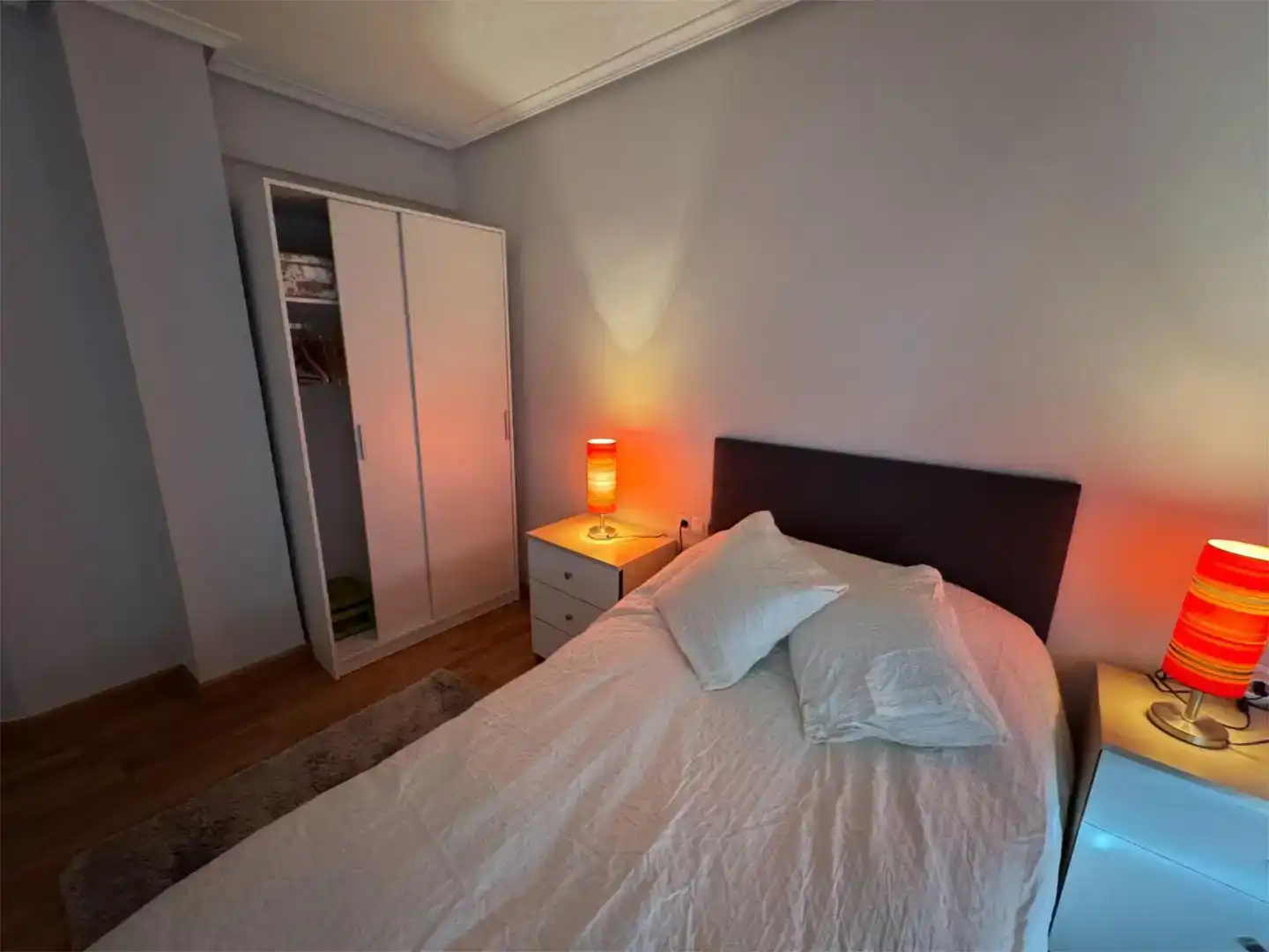 Habitación de Piso para compartir en  Logroño con Parquet y Amueblado