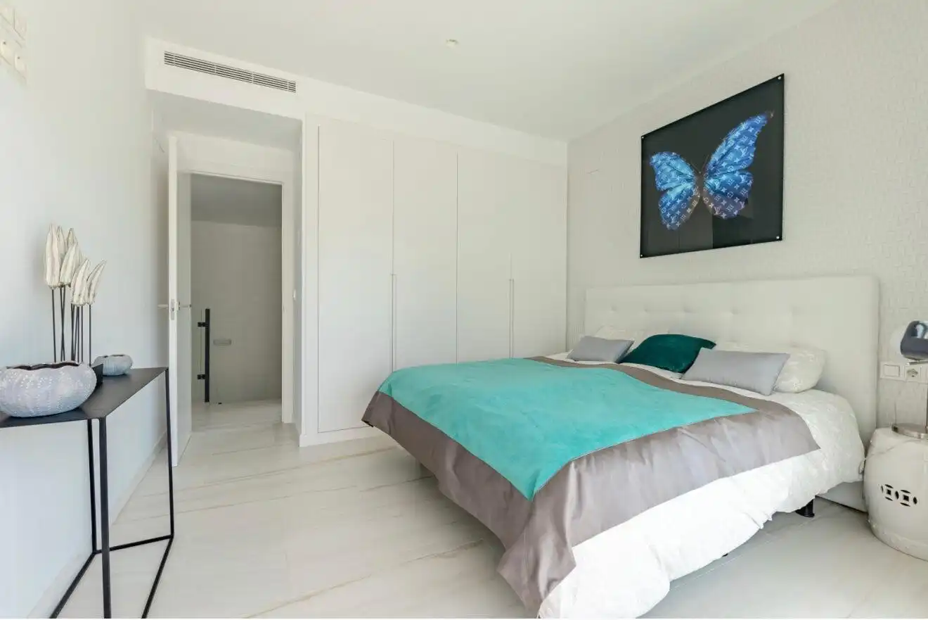 Dormitori de Casa o xalet de lloguer en Marbella amb Aire condicionat, Jardí privat i Terrassa