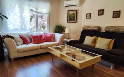 Living room of Flat to rent in  Madrid Capital  with Air Conditioner and Heating