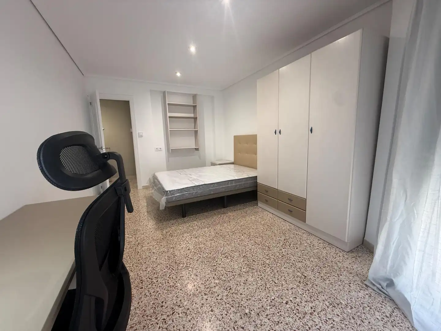 Schlafzimmer von Wohnung zur Miete in Elche / Elx mit Möbliert