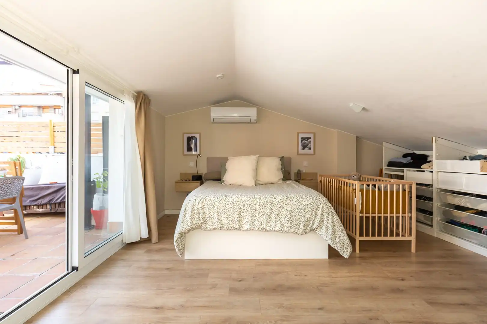 Habitación de Ático en venta en Rubí con Aire acondicionado, Calefacción y Terraza