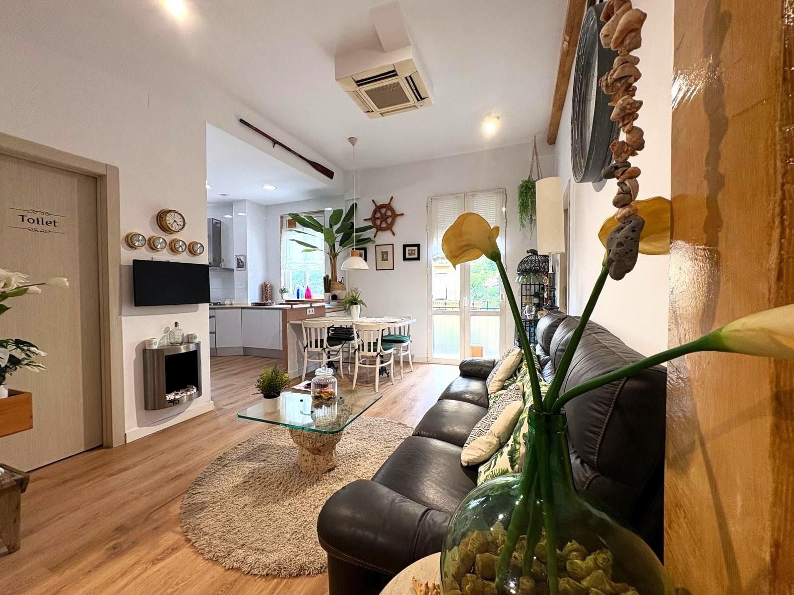 Living room of Flat to rent in  Valencia Capital  with Air Conditioner, Heating and Balcony