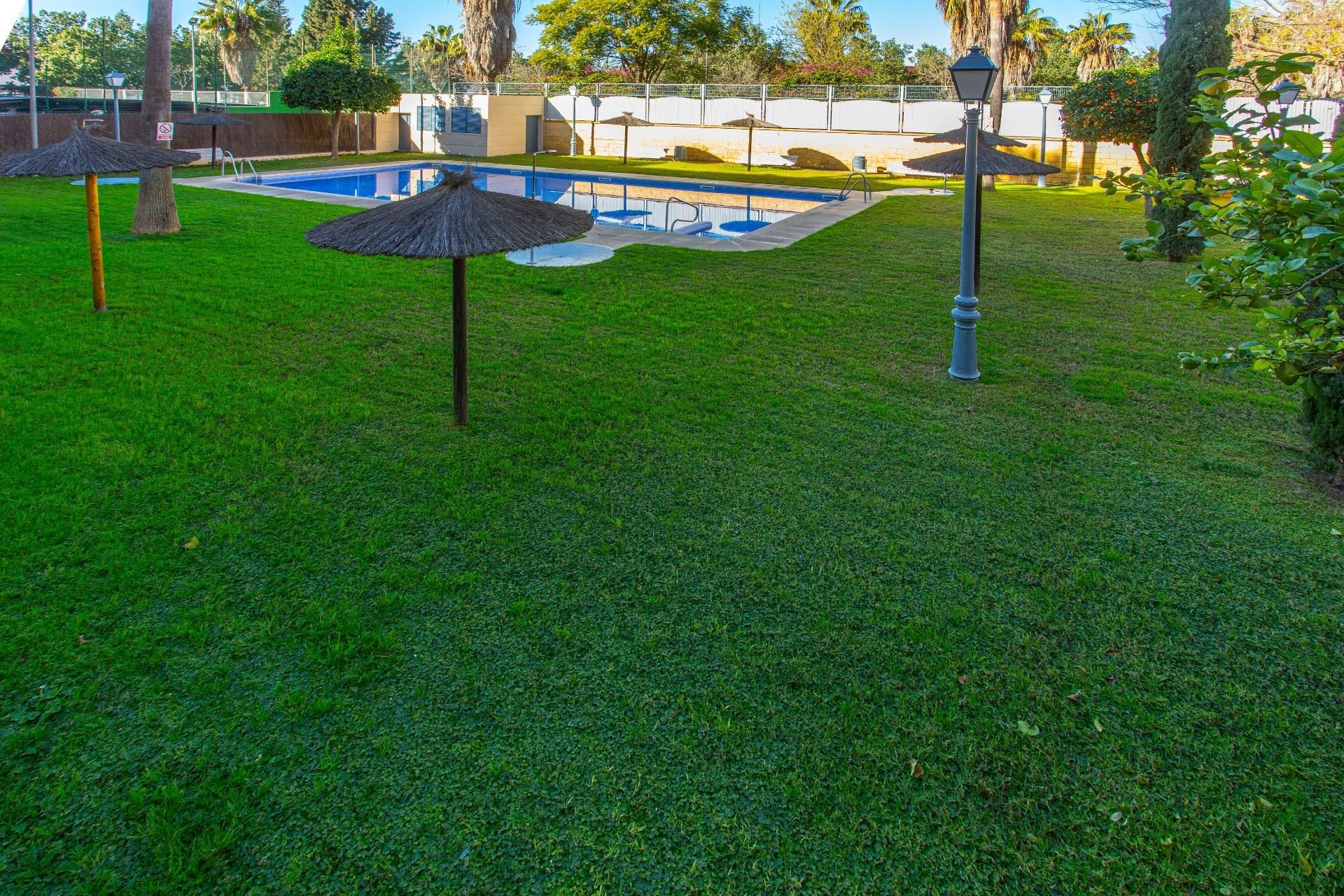 Piscina de Piso de alquiler en Jerez de la Frontera con Calefacción, Terraza y Piscina comunitaria
