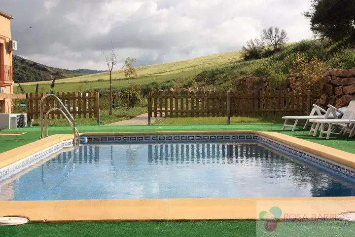 Piscina de Edifici en venda en Ronda amb Piscina comunitària
